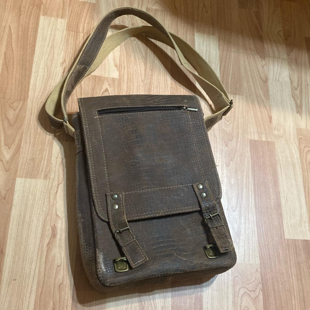 Reginos leather bag